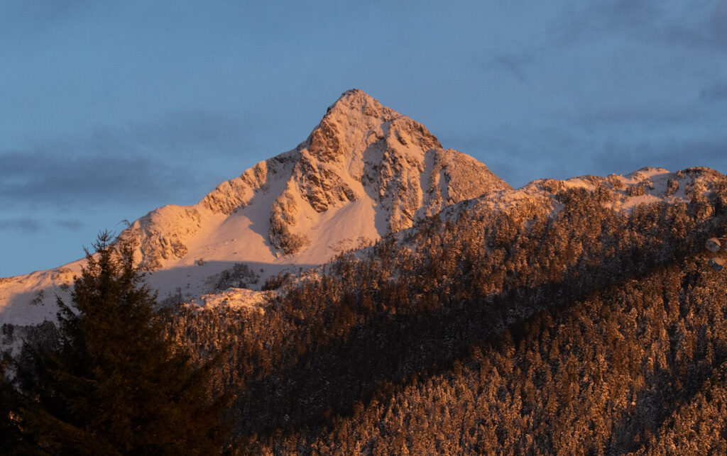 Alpenglow on Verstovia